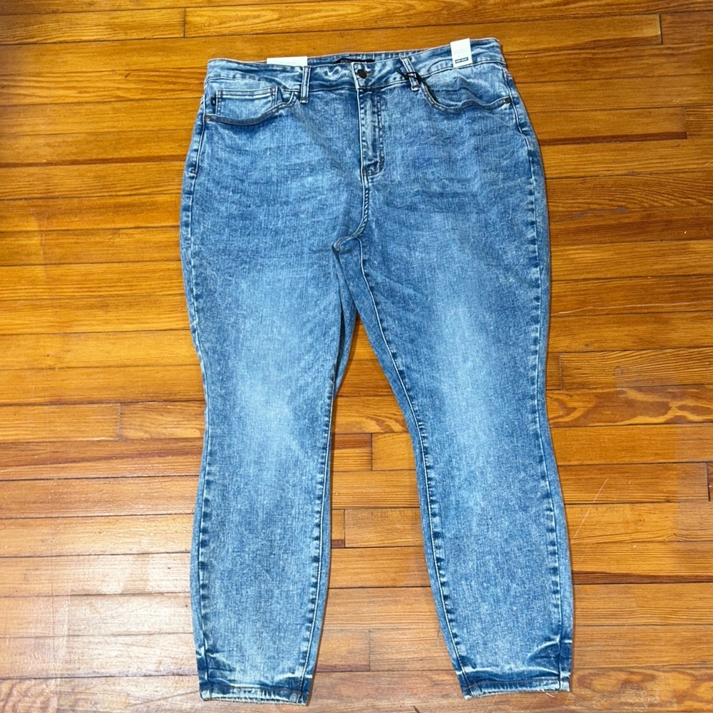 Judy Blue Light Wash Skinny Jeans